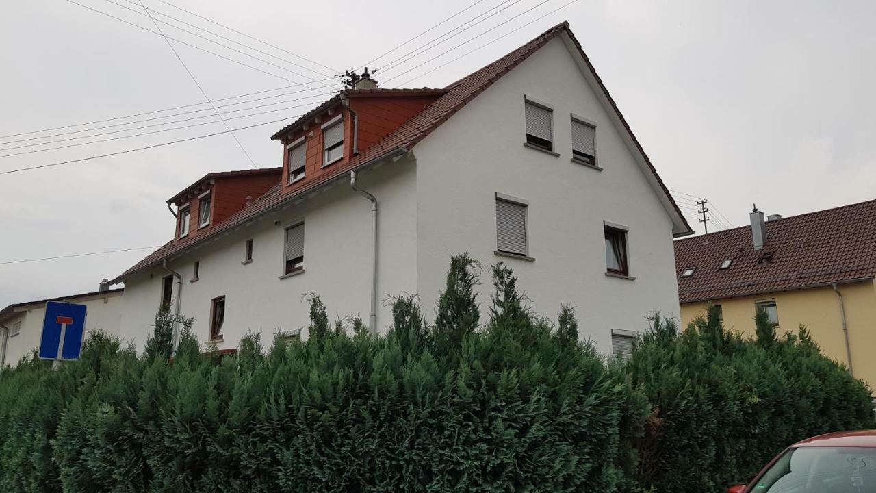Outletcity Ferienwohnung Apartment 2 Metzingen  Exterior photo